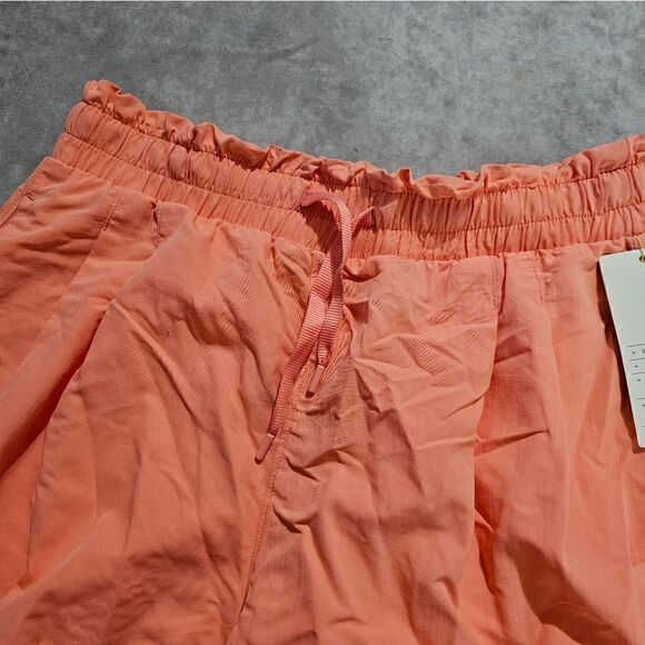 Women's High Rise Resort Shorts XS - Picture 2 of 4
